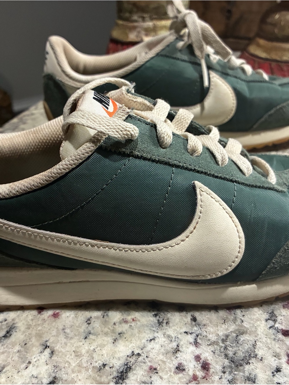 Nike Womens Teal and White Low-Top Sneaker size 6.5